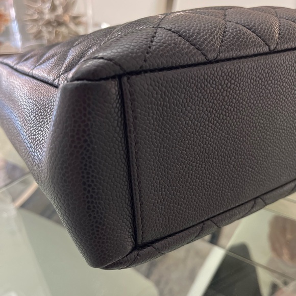 🌸 Black Quilted Caviar Timeless Classic Petit Shopping Tote PST Gold Hardware - Picture 8 of 11